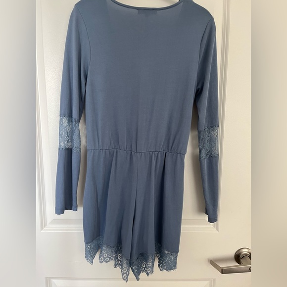 Long Sleeve Lace Romper - Picture 6 of 6